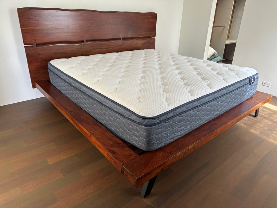 Stunning Live Edge Wooden King Size Bed With Like New Serta Sleeptrue Alverson II Plush Euro Top Mattress