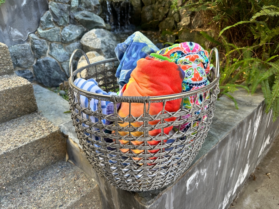 Large Woven Metal Basket With Handles And Beach Towels 19W [Photo 2]