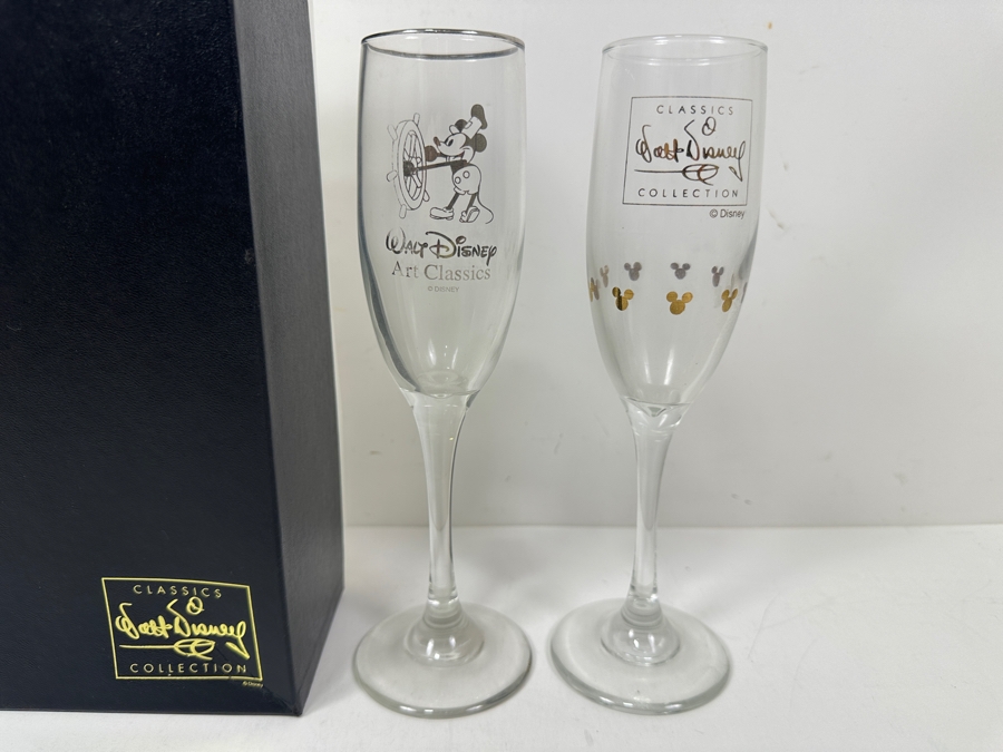 Pair Of Walt Disney Classics Collection Champagne Glasses With Original Box 9H [Photo 2]