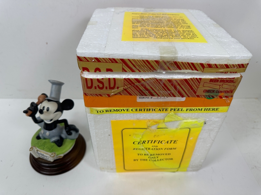Limited Edition Porcellane D'Arte Italy Capodimonte Walt Disney's Mickey Mouse 1928 Steamboat Willie Figurine With Cert And Original Box 6H [Photo 20]