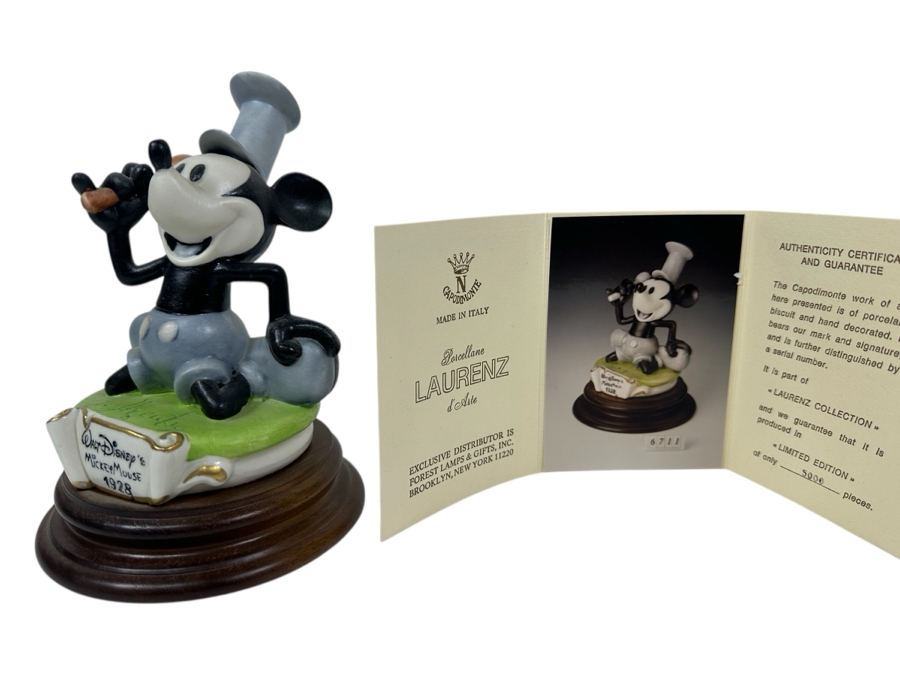 Limited Edition Porcellane D'Arte Italy Capodimonte Walt Disney's Mickey Mouse 1928 Steamboat Willie Figurine With Cert And Original Box 6H