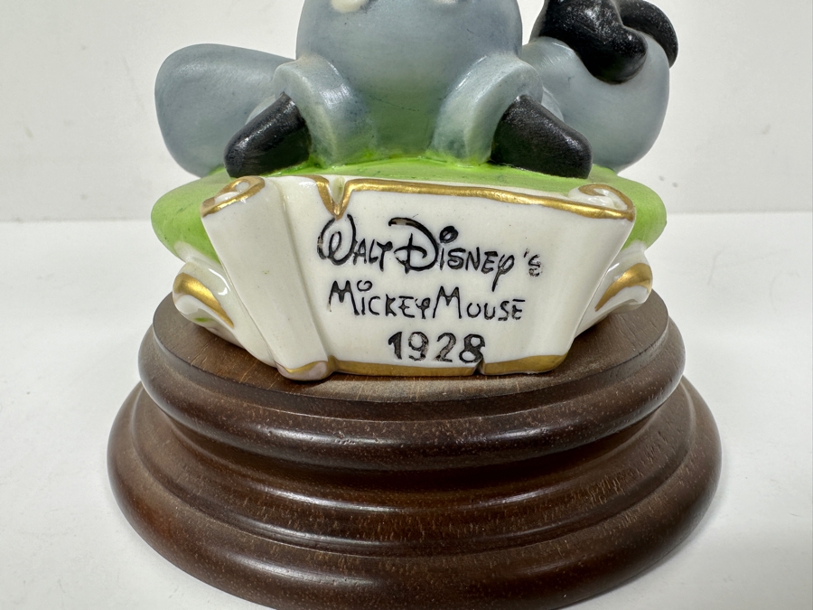 Limited Edition Porcellane D'Arte Italy Capodimonte Walt Disney's Mickey Mouse 1928 Steamboat Willie Figurine With Cert And Original Box 6H [Photo 4]