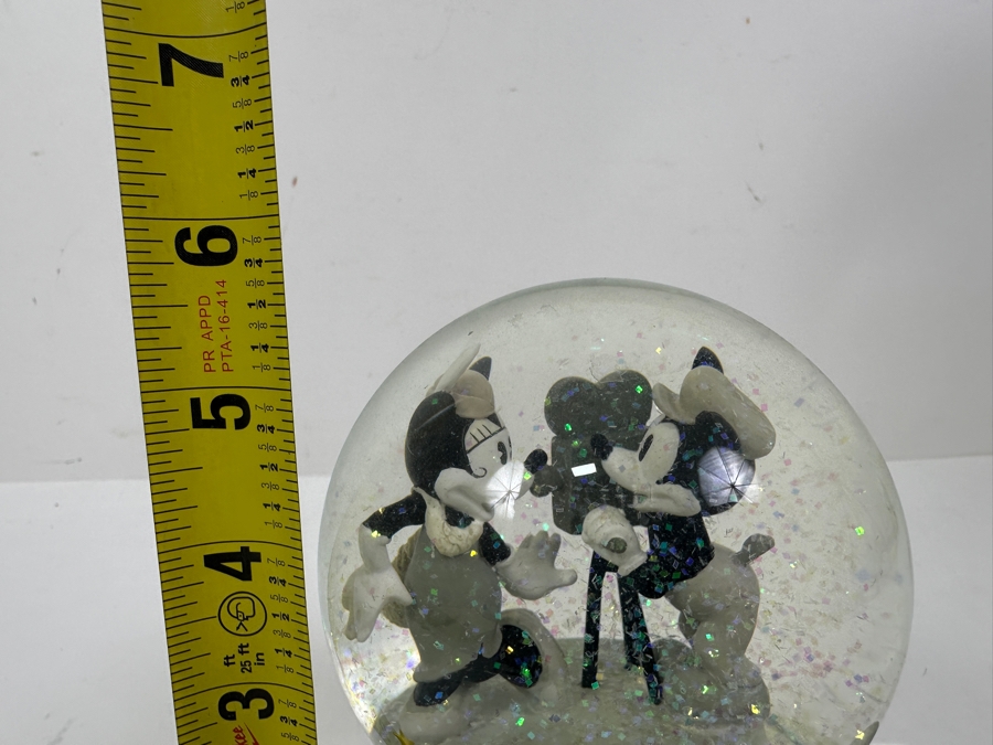 Walt Disney's Steamboat Willie Musical Snow Globe With Minnie Mouse & Mickey Mouse 'You Oughta Be In Pictures' 5.5H [Photo 7]