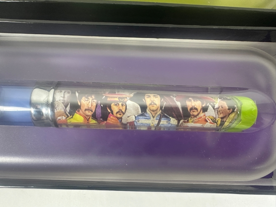(4) Beatles New Old Stock Pod Pens And (4) Elvis New Old Stock Pod Pens [Photo 7]