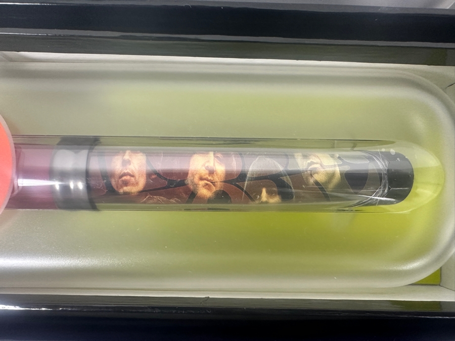 (4) Beatles New Old Stock Pod Pens And (4) Elvis New Old Stock Pod Pens [Photo 3]