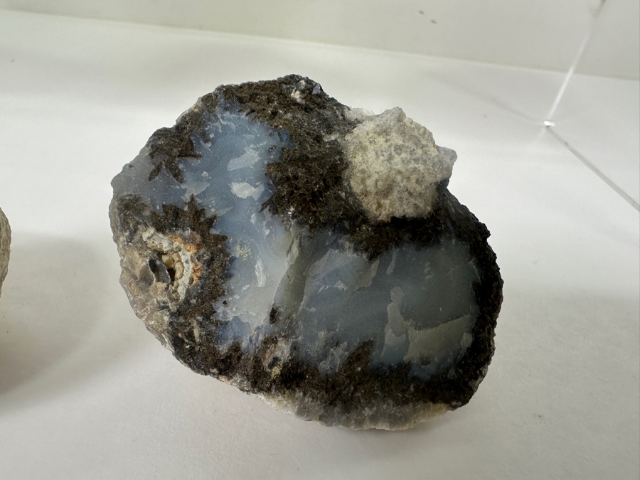 Collection Of Various Rocks And Geodes [Photo 12]