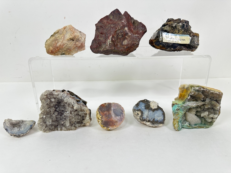 Collection Of Various Rocks And Geodes [Photo 2]