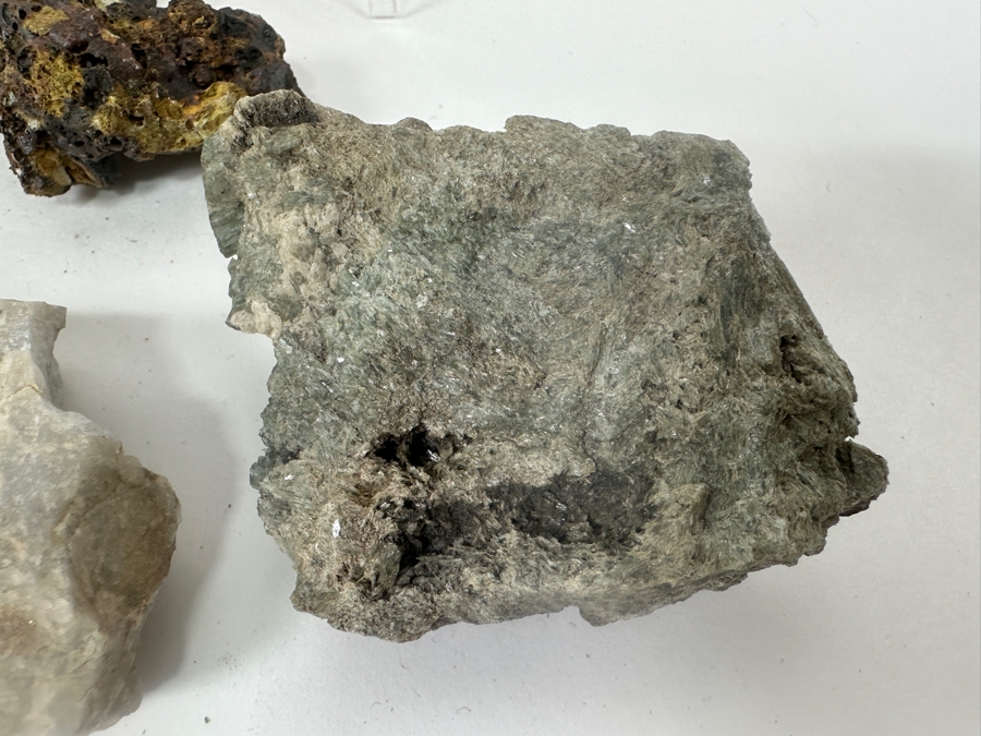 Collection Of Various Rocks And Geodes [Photo 16]