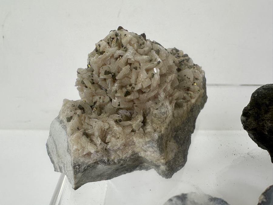 Collection Of Various Rocks And Geodes [Photo 22]