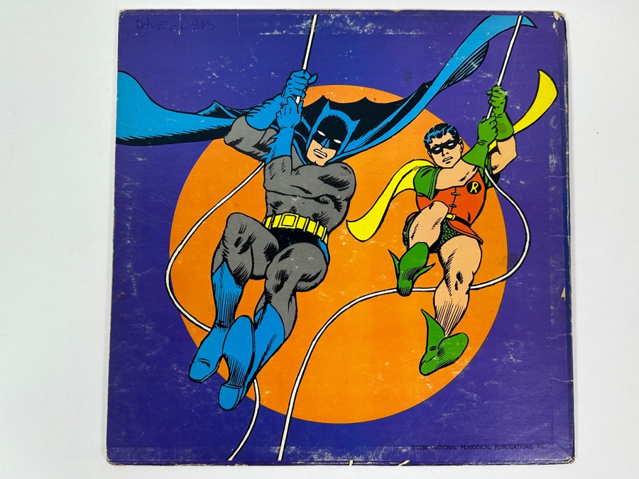 Vintage 1966 Batman And Robin Vinyl Record Featuring The Sensational Guitars of Dan & Dale [Photo 4]