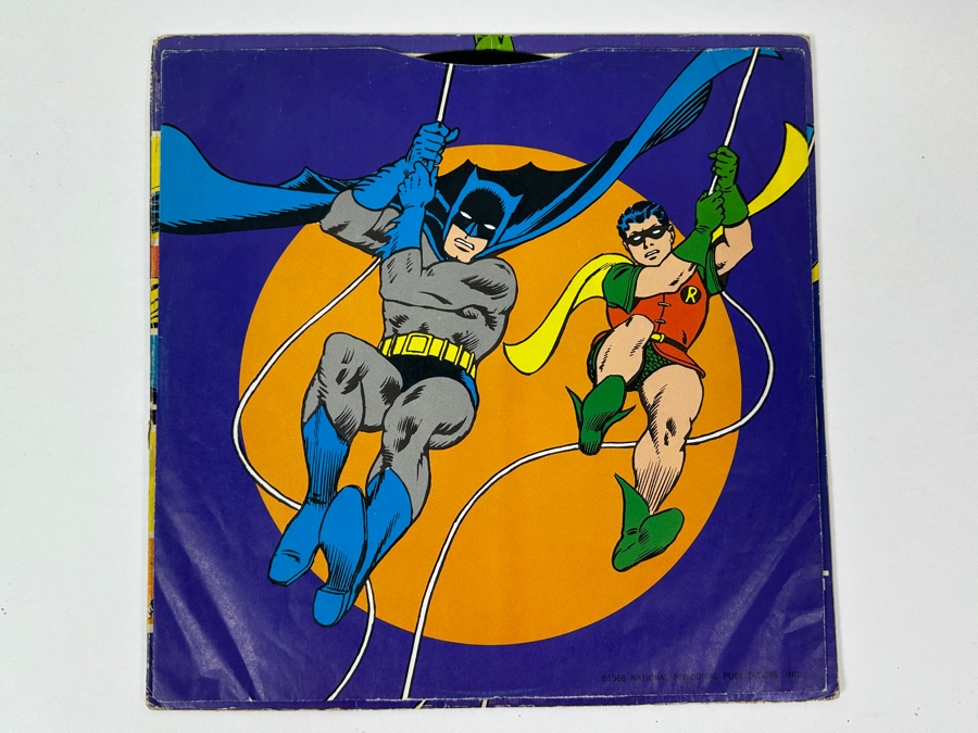 Vintage 1966 Batman And Robin Vinyl Record Featuring The Sensational Guitars of Dan & Dale [Photo 5]