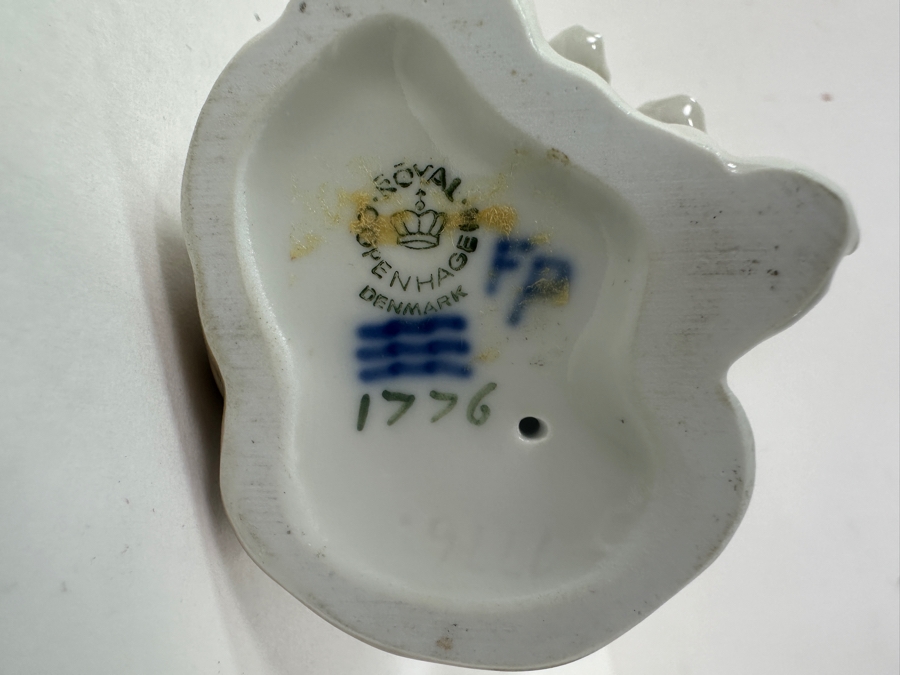 Royal Copenhagen Pekinese Dog Figurine #1776 Designed by Peter Herold and Vintage Hutschenreuther Porcelain Pekingese Dog Figurine [Photo 5]