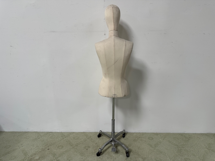 Superior Petite Model Form New York with Wheeled Base 59'H [Photo 4]