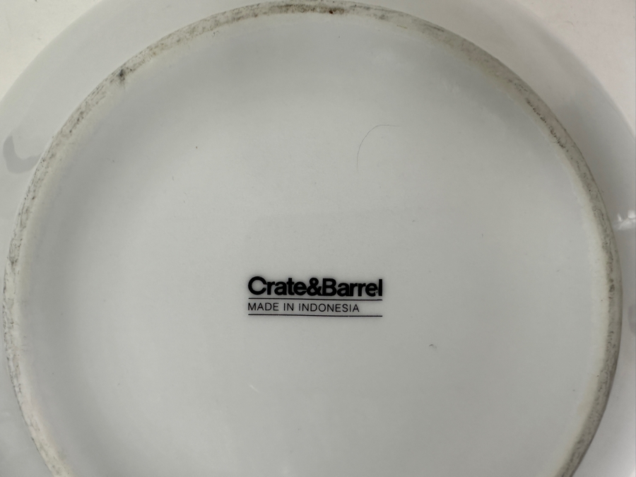Pair of Crate and Barrel White Serving Bowls 9'W and 10'W [Photo 5]