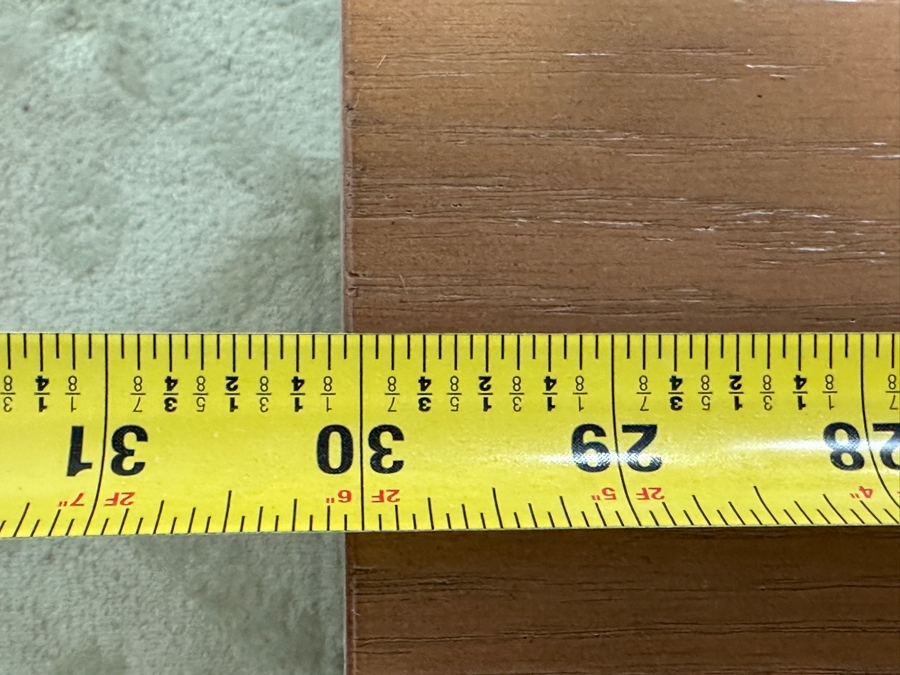 Kreiss Furniture 3-Tier Side Table 30W X 22D X 25H [Photo 6]