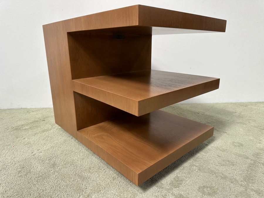 Kreiss Furniture 3-Tier Side Table 30W X 22D X 25H [Photo 3]