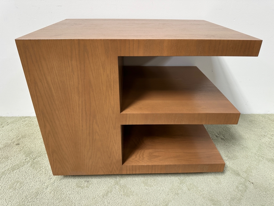 Kreiss Furniture 3-Tier Side Table 30W X 22D X 25H [Photo 2]