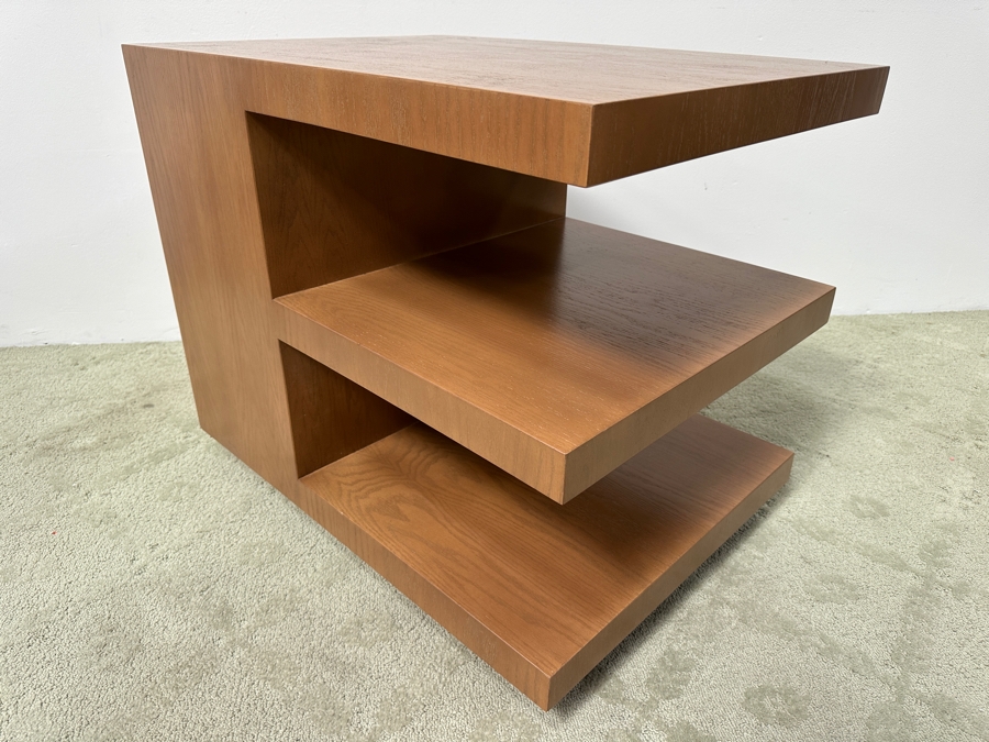 Kreiss Furniture 3-Tier Side Table 30W X 22D X 25H [Photo 4]