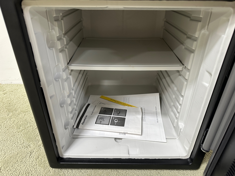 SentrySafe Digital Fire/Water Safe with Code and Instructions 16'W x 17'D x 18'H [Photo 5]