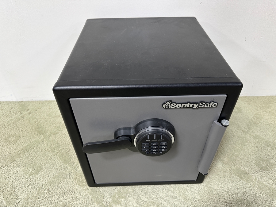 SentrySafe Digital Fire/Water Safe with Code and Instructions 16'W x 17'D x 18'H [Photo 3]