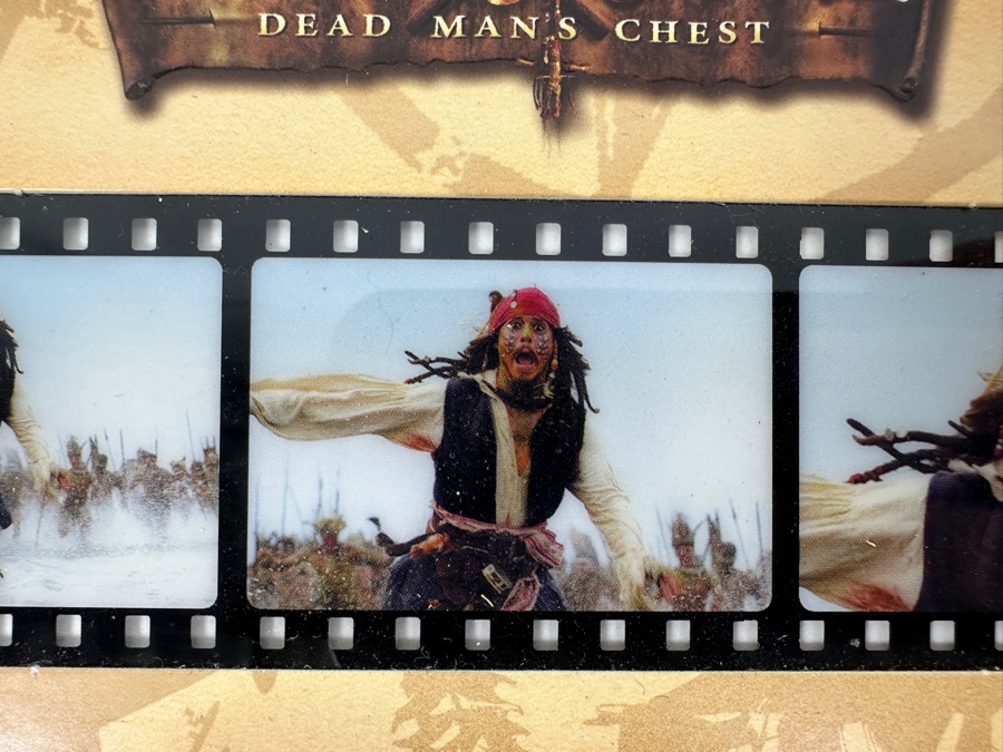 Pirates Of The Caribbean Dead Man's Chest Collectible Film Images And (2) Pirates Of The Caribbean The Curse Of The Black Pearl Keychains [Photo 4]