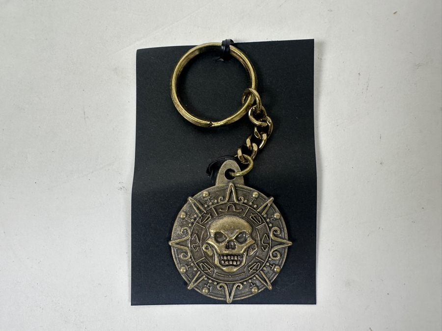 Pirates Of The Caribbean Dead Man's Chest Collectible Film Images And (2) Pirates Of The Caribbean The Curse Of The Black Pearl Keychains [Photo 8]