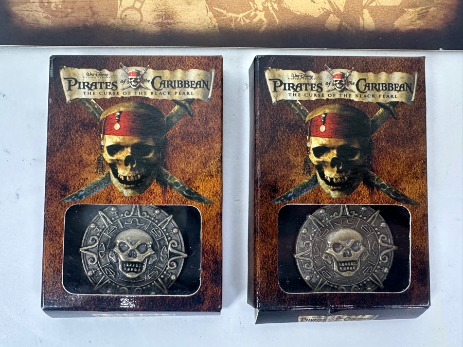 Pirates Of The Caribbean Dead Man's Chest Collectible Film Images And (2) Pirates Of The Caribbean The Curse Of The Black Pearl Keychains [Photo 5]