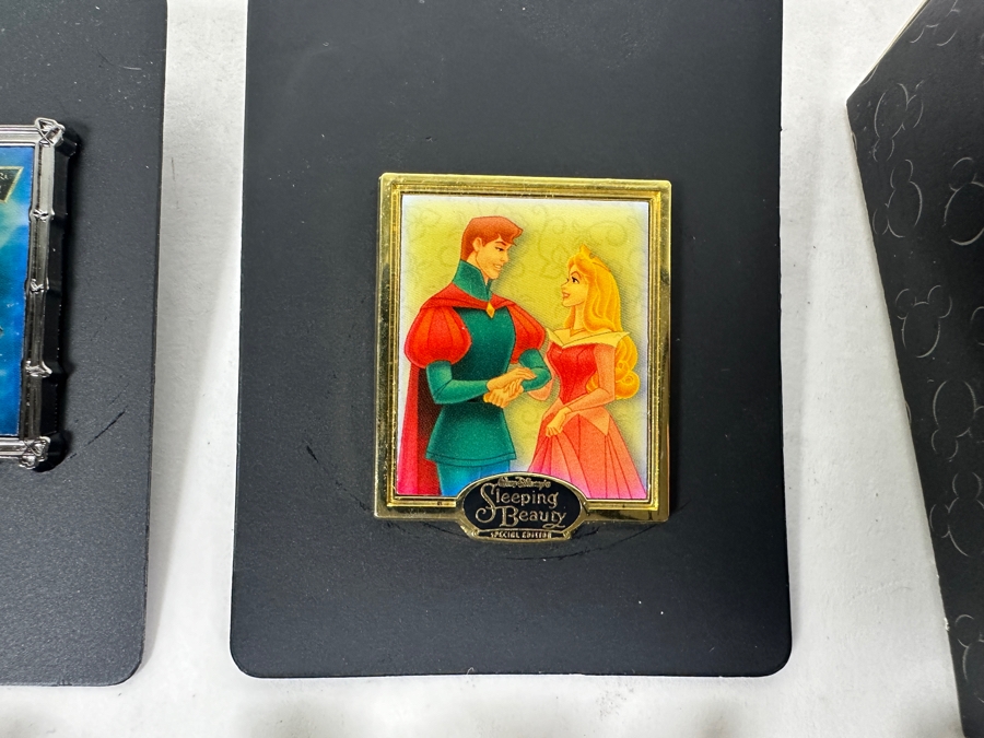 Collection Of (13) Vintage Disney Trading Pins [Photo 10]