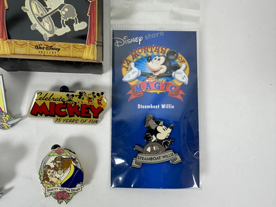 Collection Of (13) Vintage Disney Trading Pins [Photo 9]