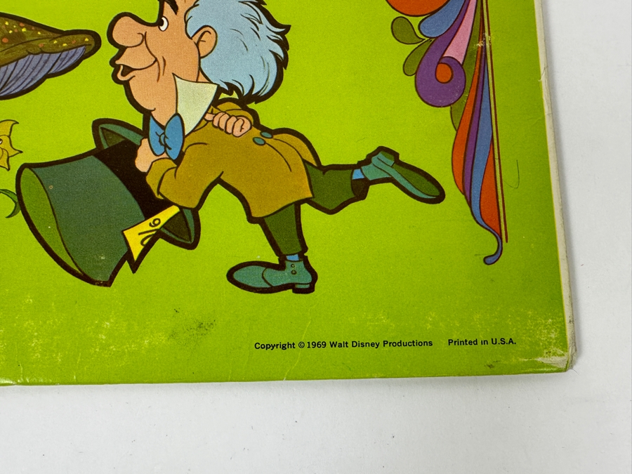 Vintage 1969 Walt Disney's Alice In Wonderland Disneyland Vinyl Record With Illustrated Book ST 3909 [Photo 2]