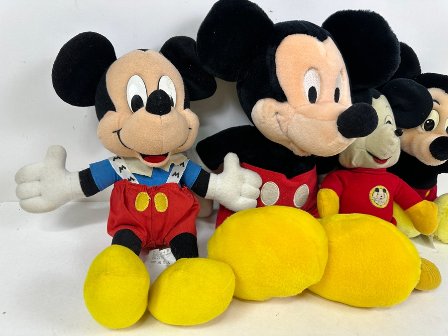 (4) Walt Disney Mickey Mouse Plush Toys [Photo 5]