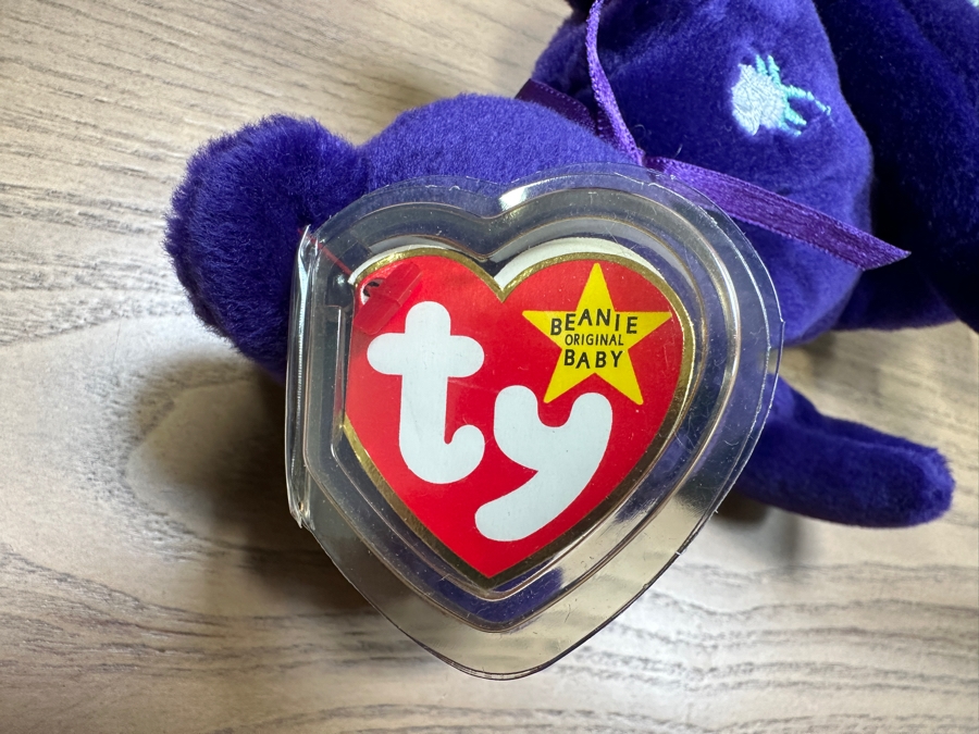 (5) Beanie Baby Collection Featuring: Princess Diana Bear, 'The End' Bear, Mellow The Bear, Peace Bear & Halo The Angel Bear - All With Ty Heart Tags And Acrylic Display Cases [Photo 11]