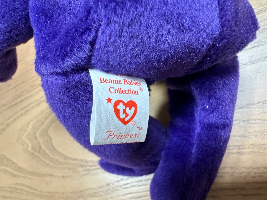 (5) Beanie Baby Collection Featuring: Princess Diana Bear, 'The End' Bear, Mellow The Bear, Peace Bear & Halo The Angel Bear - All With Ty Heart Tags And Acrylic Display Cases [Photo 10]