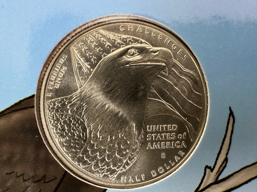 (1) 2008 United States Mint Uncirculated Bald Eagle Commemorative Silver Dollar Coin And Medal Set And (1) Bald Eagle Young Collector's Set Featuring A Half-Dollar Commemorative Coin [Photo 12]