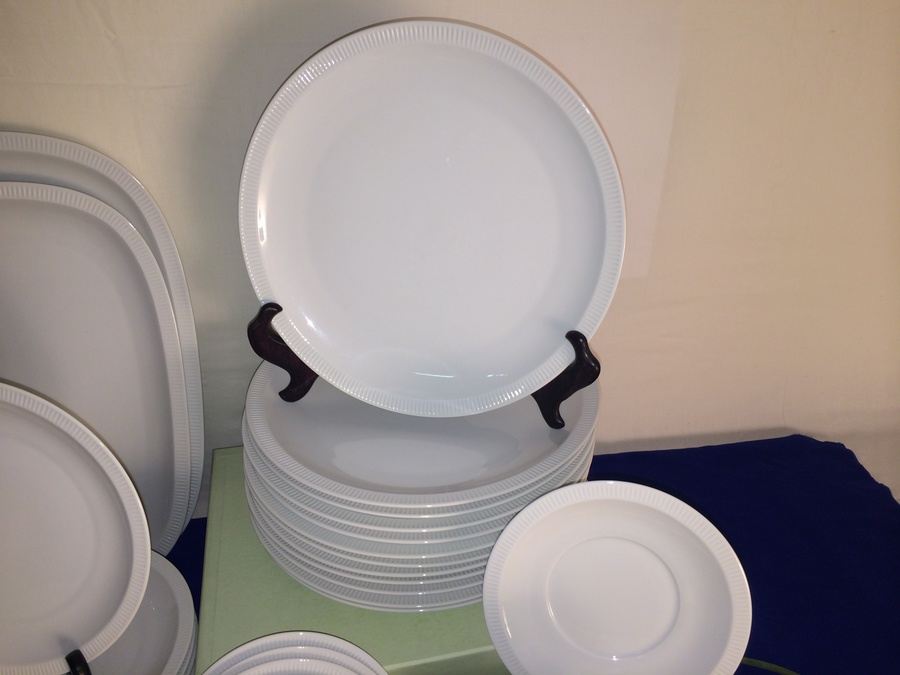 Arzberg China Set - Made in Germany [Photo 6]