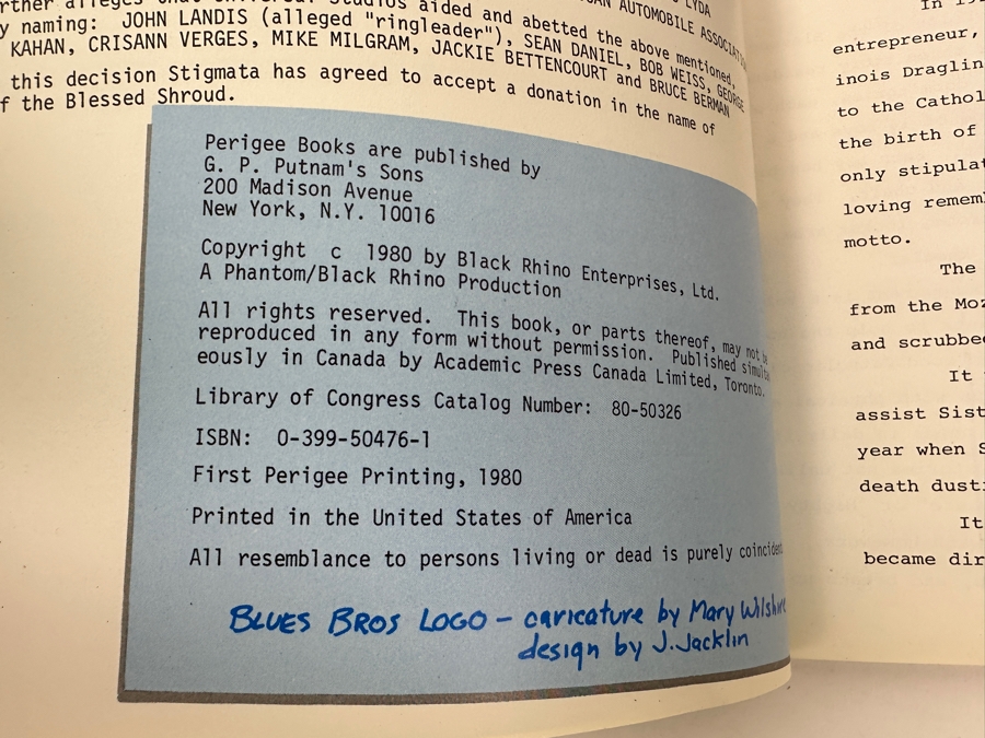 (1) Vintage 1980 Blues Brothers: Private Movie Softcover First Edition Book By Judith Jacklin & Tino Insana - Backstory Of Jolie Jake Blues And His Brother Elwood, Negative Of Blues Brothers T-Shirt And (36) Vintage Blues Brothers Buttons [Photo 11]