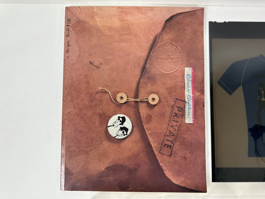 (1) Vintage 1980 Blues Brothers: Private Movie Softcover First Edition Book By Judith Jacklin & Tino Insana - Backstory Of Jolie Jake Blues And His Brother Elwood, Negative Of Blues Brothers T-Shirt And (36) Vintage Blues Brothers Buttons [Photo 7]