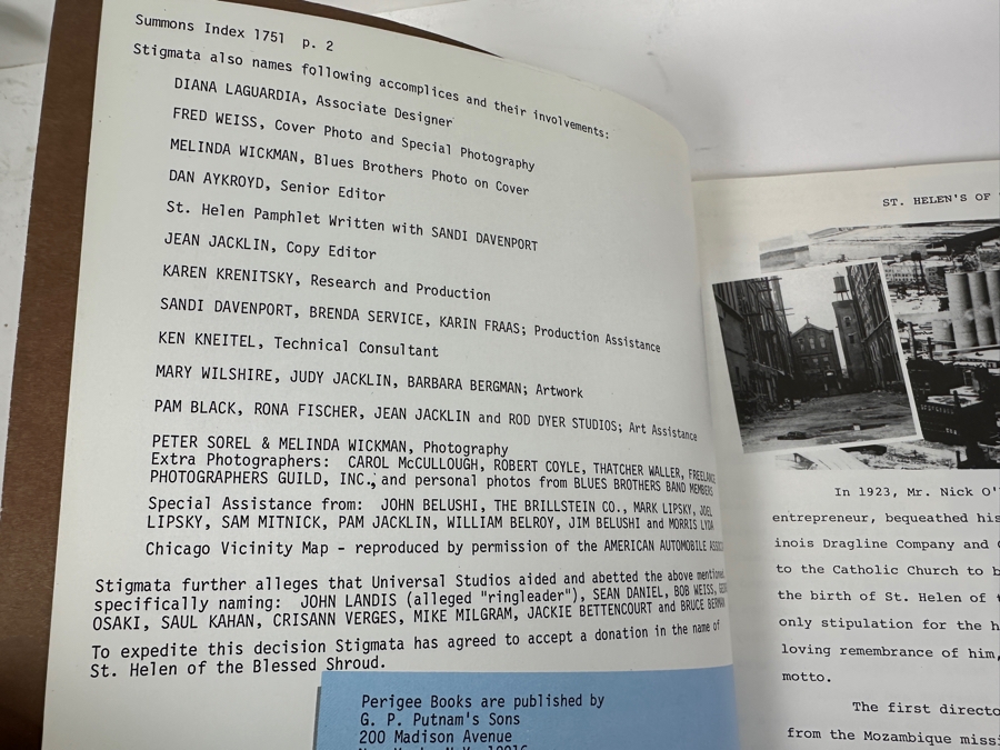 (1) Vintage 1980 Blues Brothers: Private Movie Softcover First Edition Book By Judith Jacklin & Tino Insana - Backstory Of Jolie Jake Blues And His Brother Elwood, Negative Of Blues Brothers T-Shirt And (36) Vintage Blues Brothers Buttons [Photo 12]