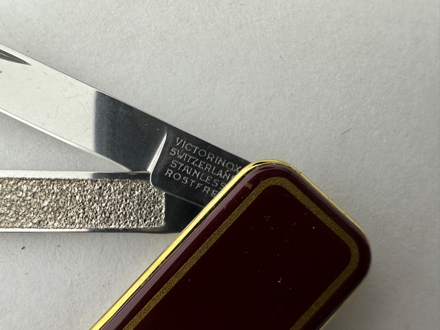 Victorinox Classic Deluxe De Luxe Swiss Army Knife Retired Luxury Version Of The Standard Classic Model With 18k Gold Plated Scales 2.25'L Retails $150 [Photo 3]