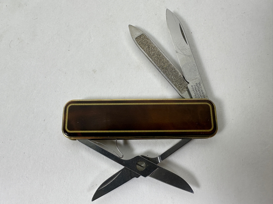 Victorinox Classic Deluxe De Luxe Swiss Army Knife Retired Luxury Version Of The Standard Classic Model With 18k Gold Plated Scales 2.25'L Retails $150 [Photo 2]
