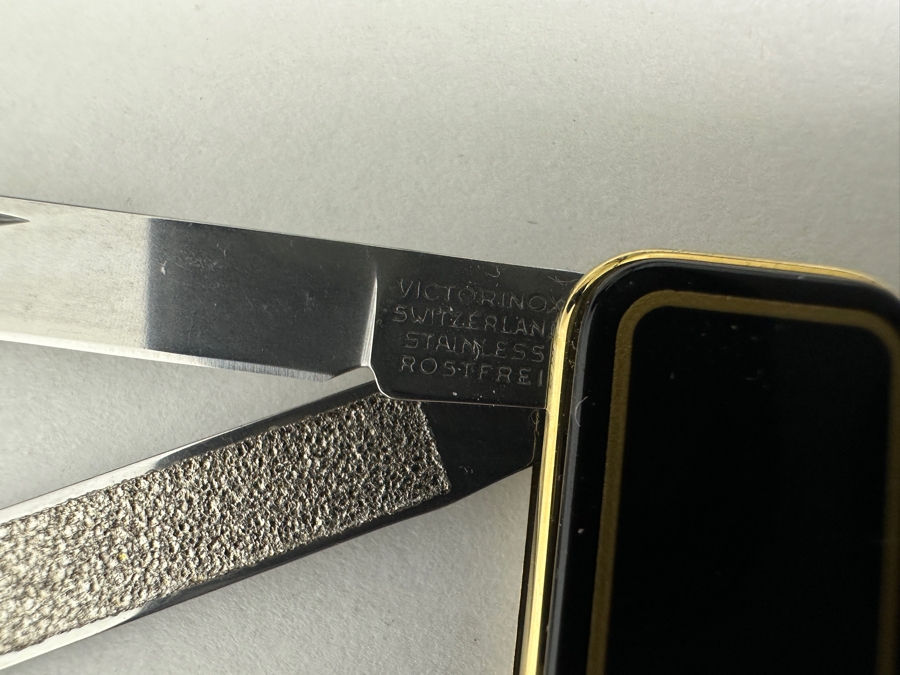Victorinox Classic Deluxe De Luxe Swiss Army Knife Retired Luxury Version Of The Standard Classic Model With 18k Gold Plated Scales - Black Color 2.25'L Retails $150 [Photo 3]