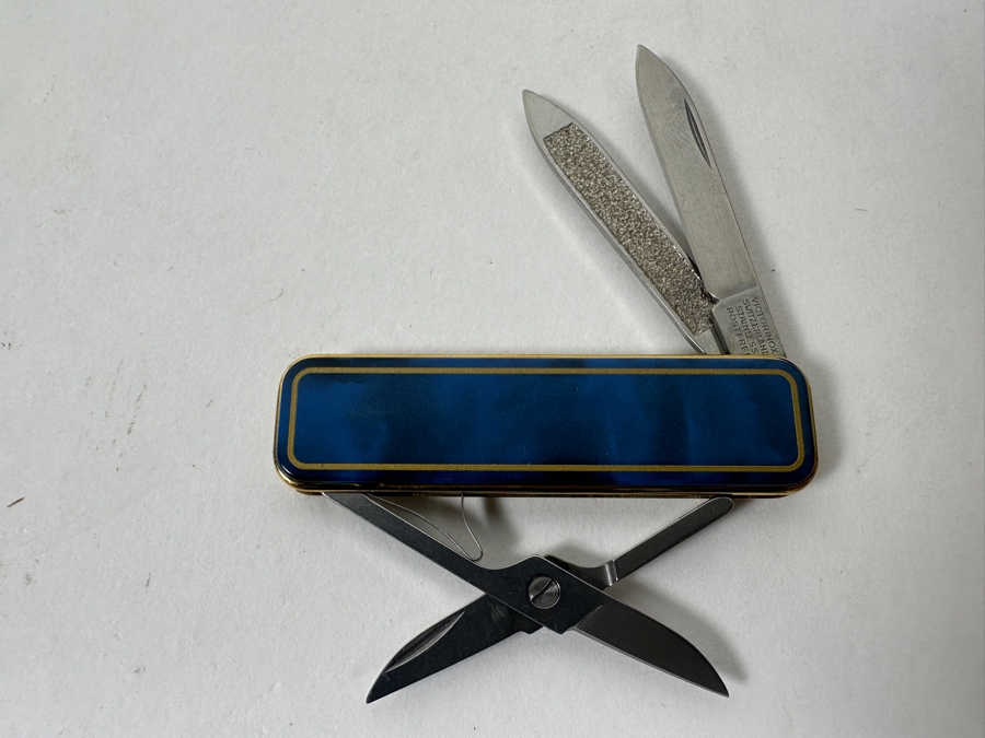 Victorinox Classic Deluxe De Luxe Swiss Army Knife Retired Luxury Version Of The Standard Classic Model With 18k Gold Plated Scales - Blue Color 2.25'L Retails $150 [Photo 2]