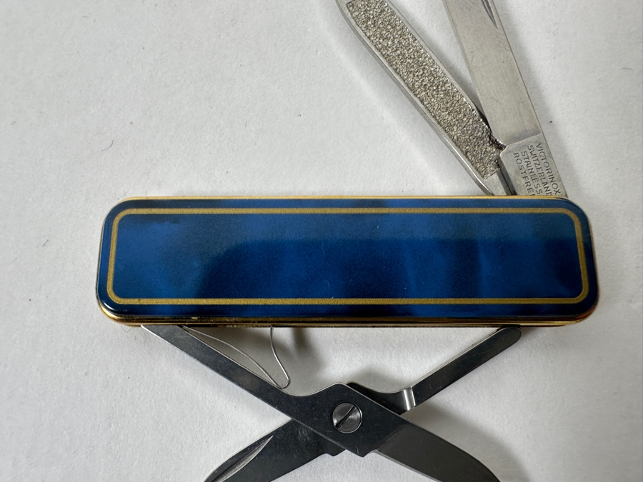 Victorinox Classic Deluxe De Luxe Swiss Army Knife Retired Luxury Version Of The Standard Classic Model With 18k Gold Plated Scales - Blue Color 2.25'L Retails $150 [Photo 3]