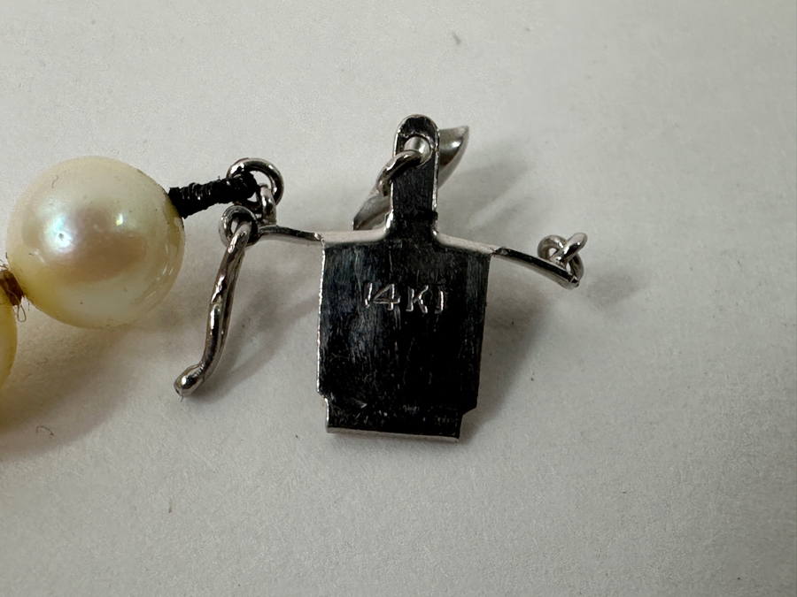 Stunning Single Strand 26' Pearl Necklace With 14k Gold Clasp Accented With Diamonds 55.7g [Photo 8]