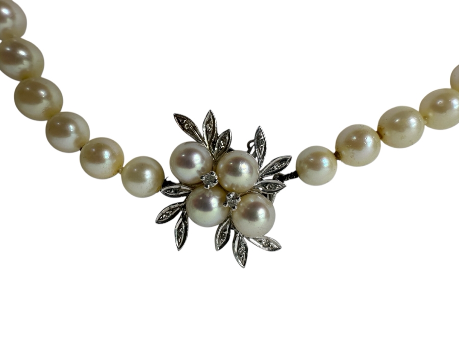 Stunning Single Strand 26' Pearl Necklace With 14k Gold Clasp Accented With Diamonds 55.7g [Photo 3]