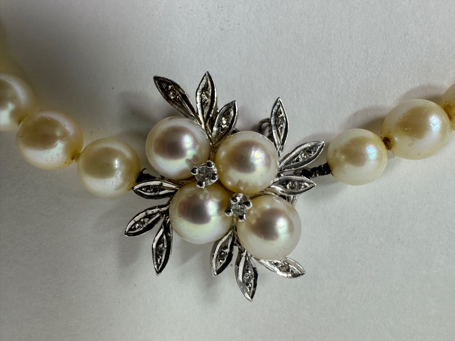 Stunning Single Strand 26' Pearl Necklace With 14k Gold Clasp Accented With Diamonds 55.7g [Photo 4]