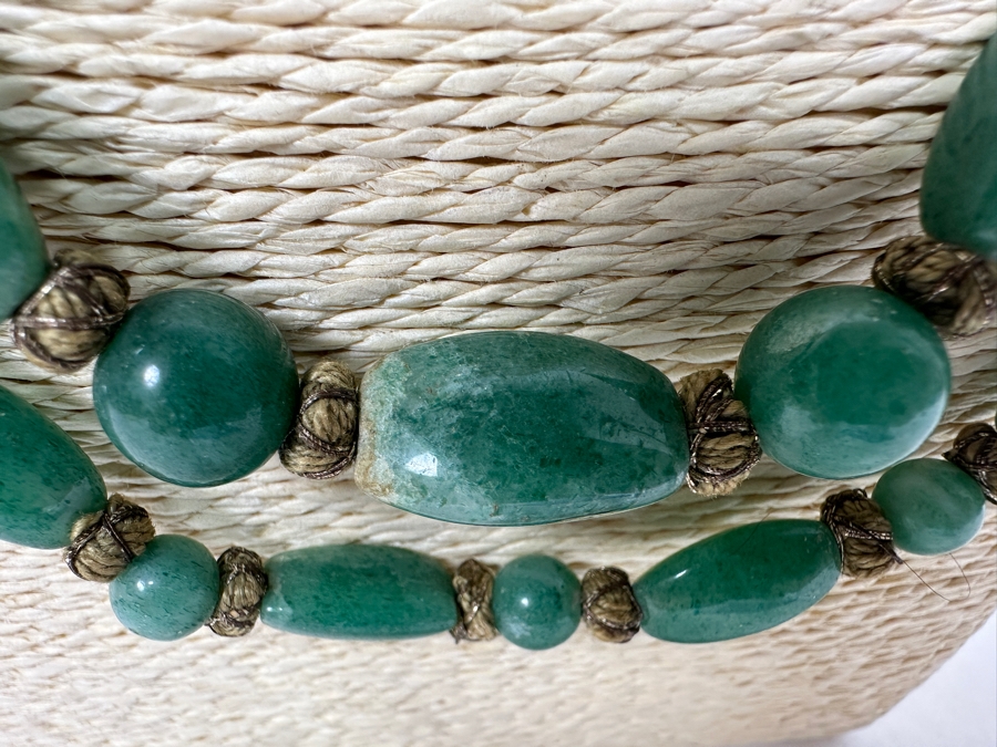 Wonderful Vintage Chinese Green Jade 50' Necklace [Photo 2]