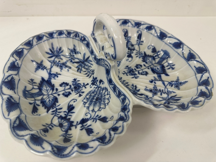 Meissen Germany Blue Onion Hand Painted Porcelain Double Tidbit Dish/Serving Tray with Handle 11'W x 9'D x 4'H [Photo 6]