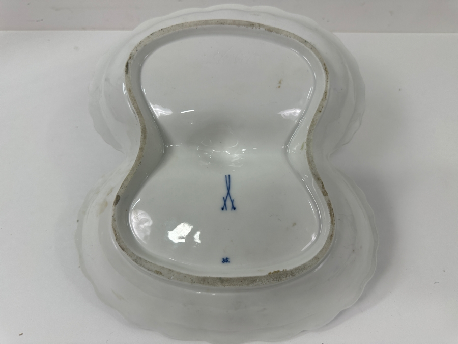 Meissen Germany Blue Onion Hand Painted Porcelain Double Tidbit Dish/Serving Tray with Handle 11'W x 9'D x 4'H [Photo 8]