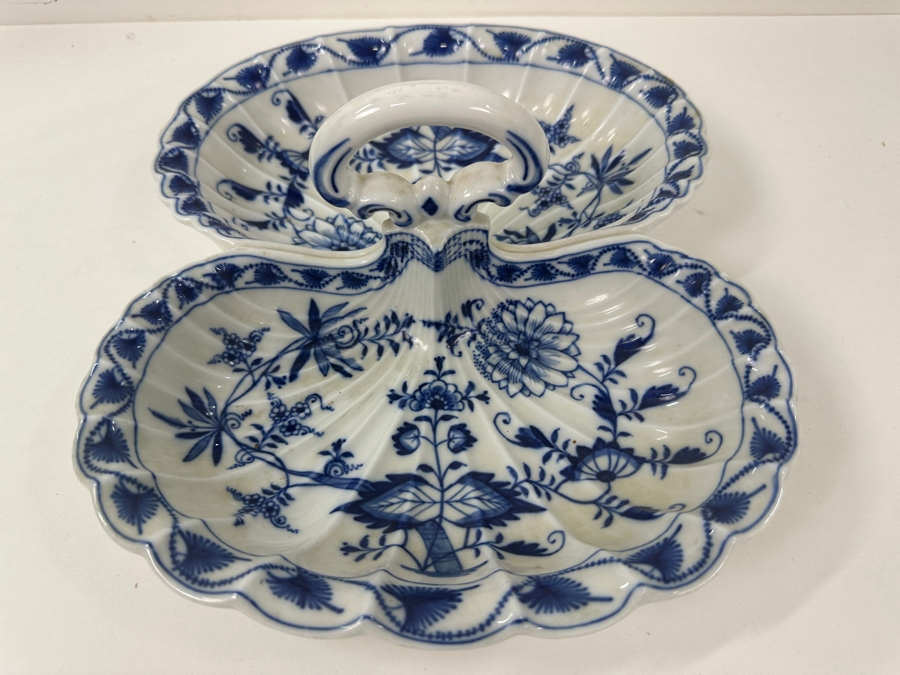 Meissen Germany Blue Onion Hand Painted Porcelain Double Tidbit Dish/Serving Tray with Handle 11'W x 9'D x 4'H [Photo 4]